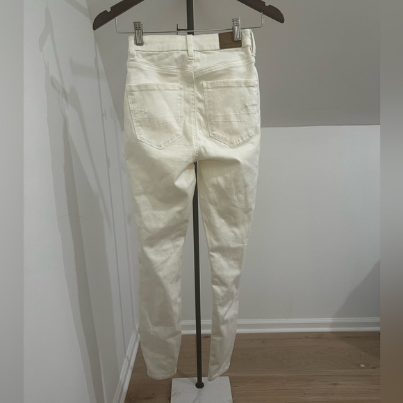 American Eagle White Stretch Skinny Jeans - Picture 2 of 2